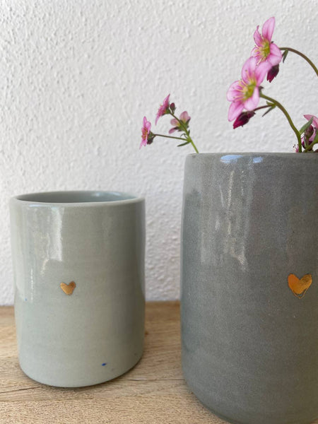 Vase patinagrün mit Herz